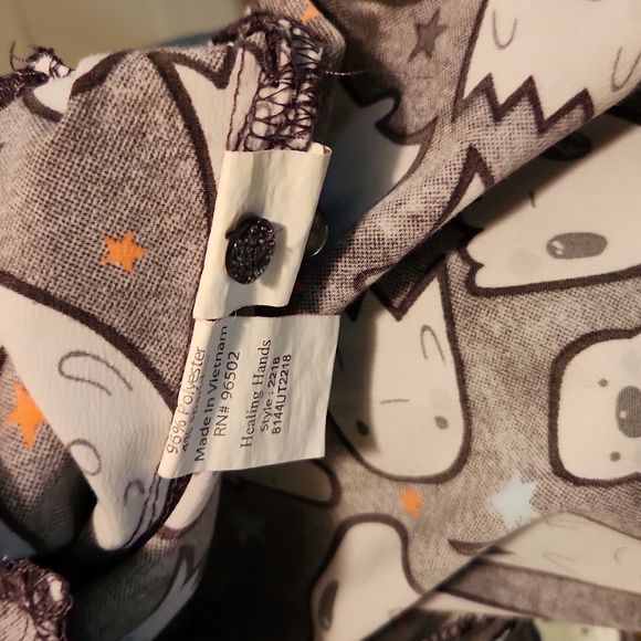 Premiere healing hands scrub top - Picture 5 of 5